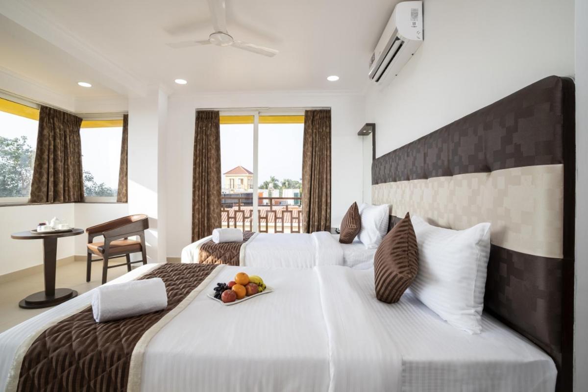 Sairaj Beach Resort Calangute Exterior photo